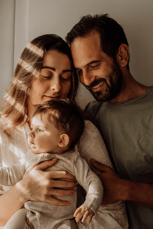 melbourne-family-photographer-family-session Family Photography with mum, dad, and baby about 6 months old