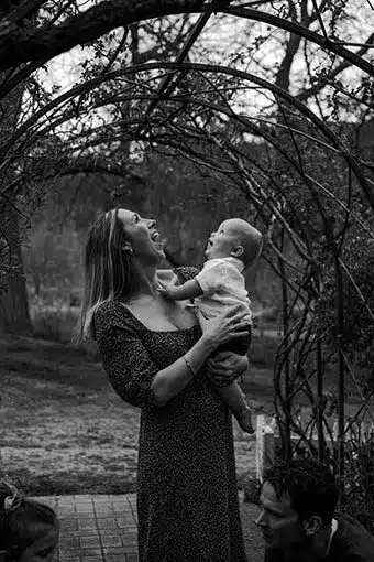 lifestyle-photography-for-familyies Family photography in black and white. Mother and daughter outdoors